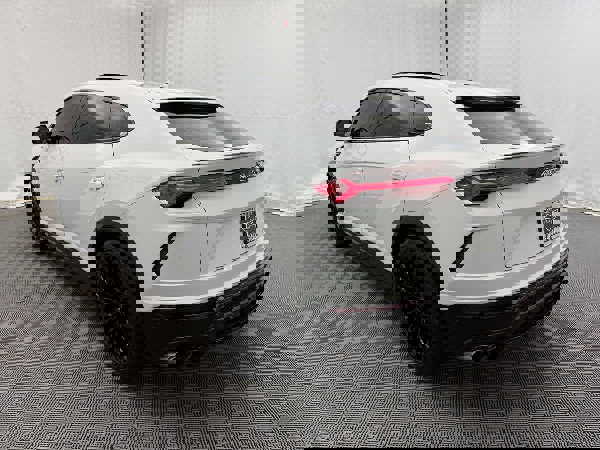 Used 2021 Lamborghini Urus image 7