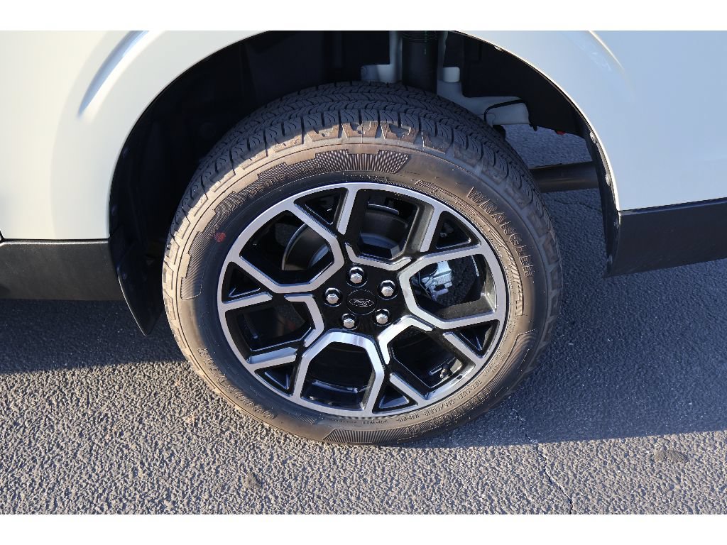 Used 2025 Ford Maverick Lariat AWD/4WD image 17