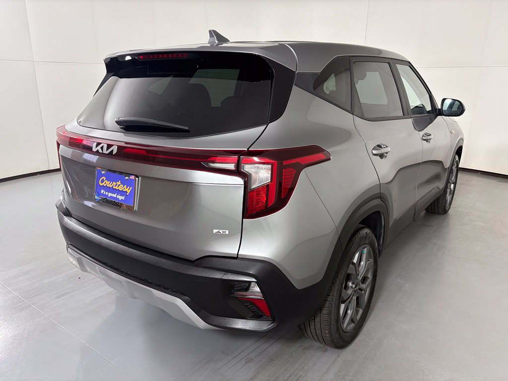 Used 2026 Kia Seltos LX AWD/4WD image 8