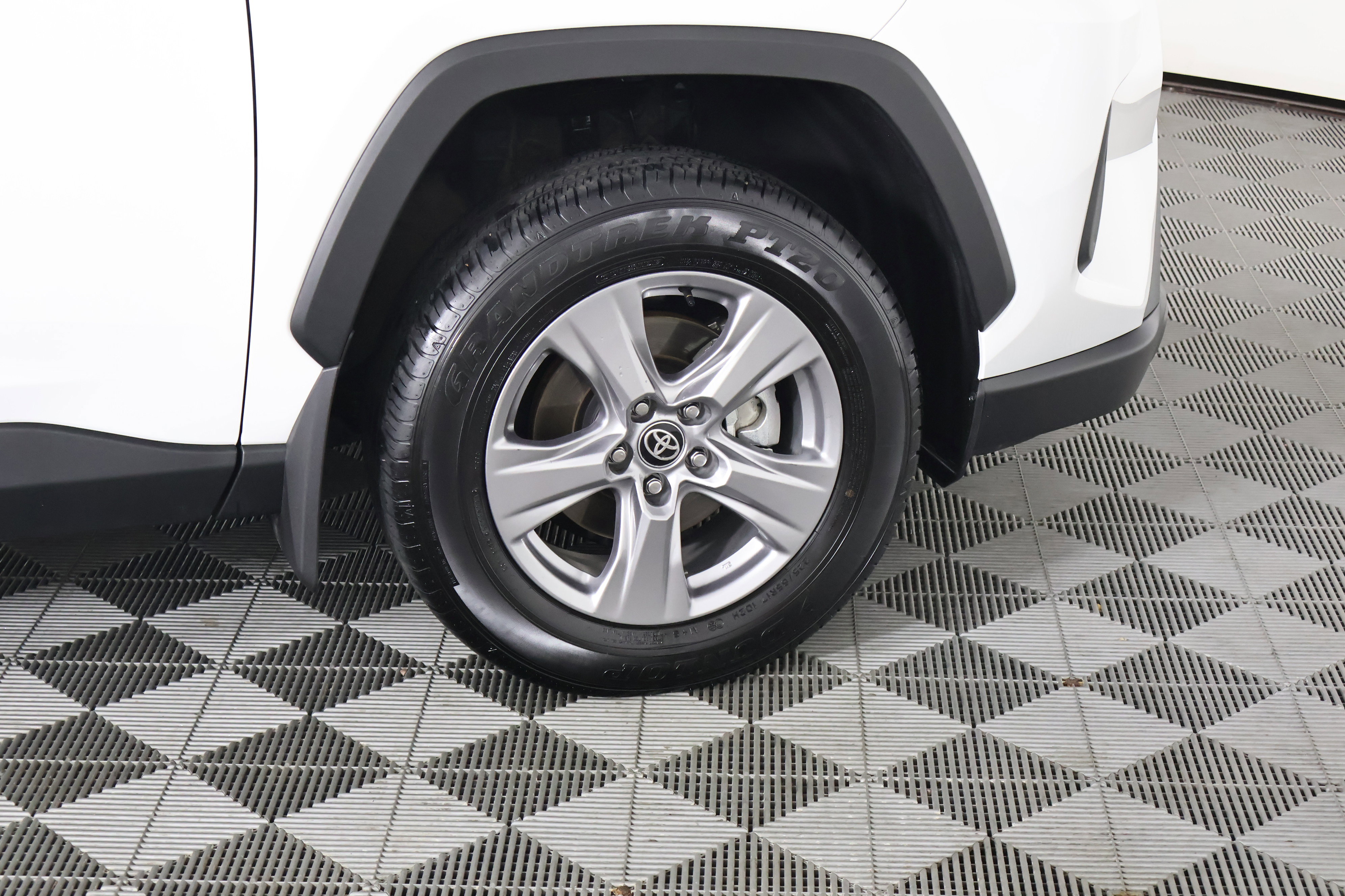 Used 2025 Toyota RAV4 XLE w/ Convenience Package image 55