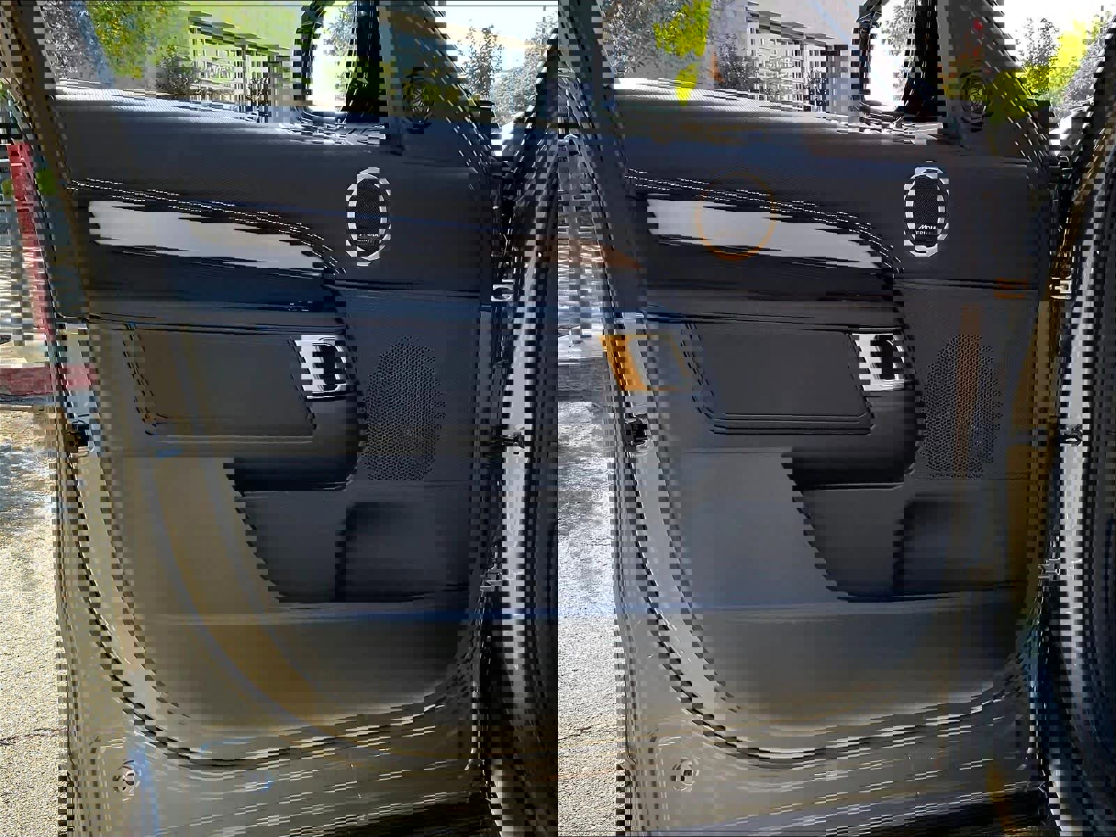 New 2025 Land Rover Discovery Dynamic SE image 24