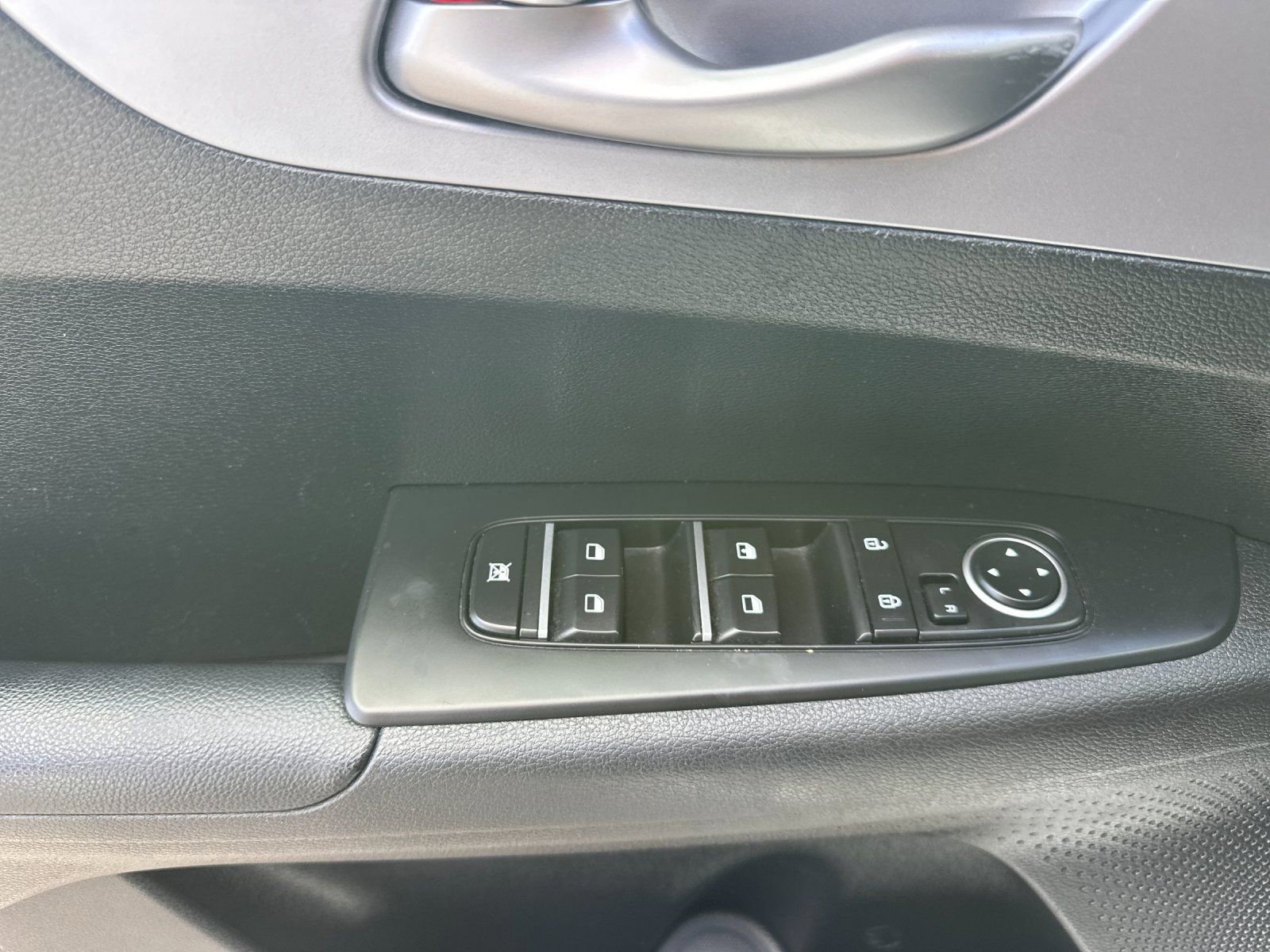 Used 2024 Kia Forte LXS w/ LXS Technology Package FWD image 11