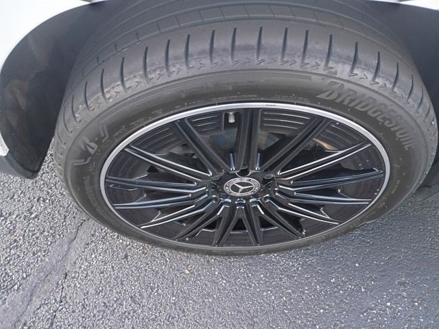 Used 2025 Mercedes-Benz GLA 250 4MATIC image 13