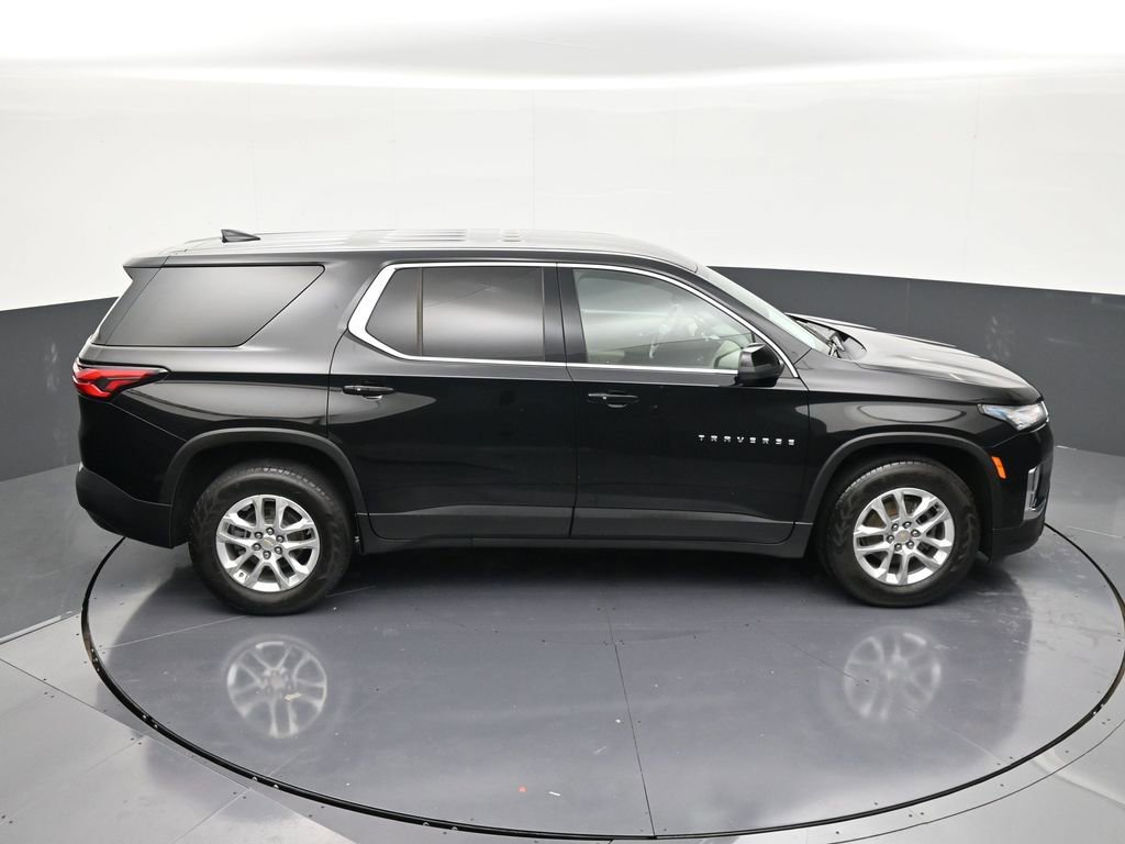 Used 2023 Chevrolet Traverse LS FWD image 18