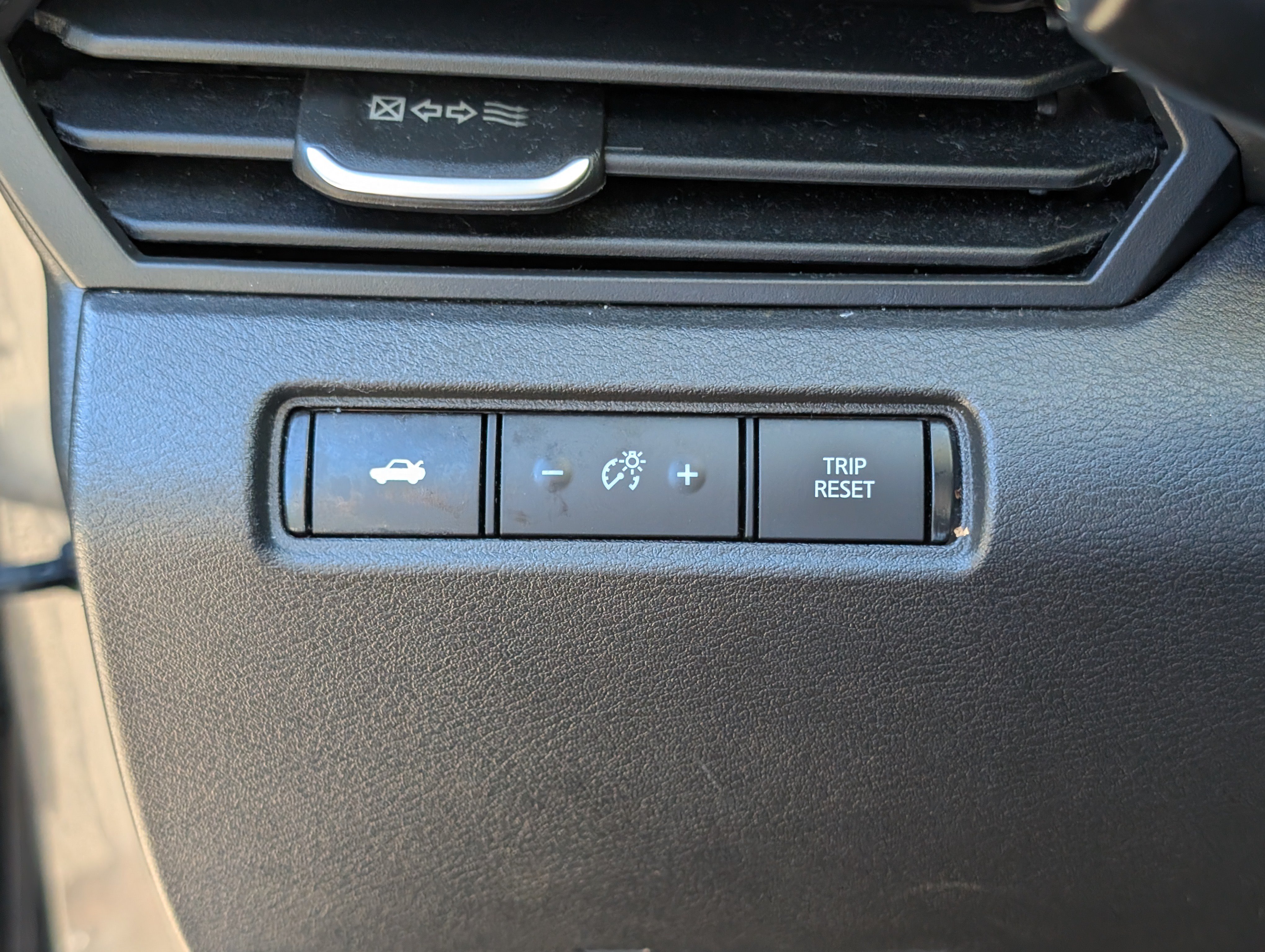 Used 2024 Nissan Altima 2.5 SR FWD image 21
