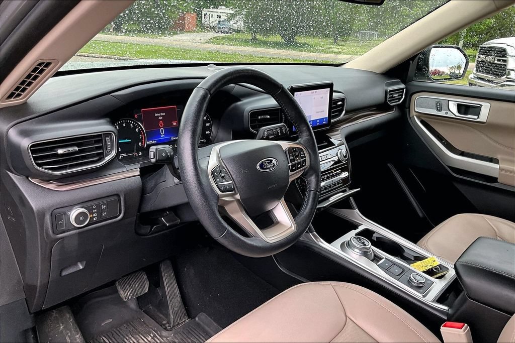 Used 2022 Ford Explorer Limited AWD/4WD image 10