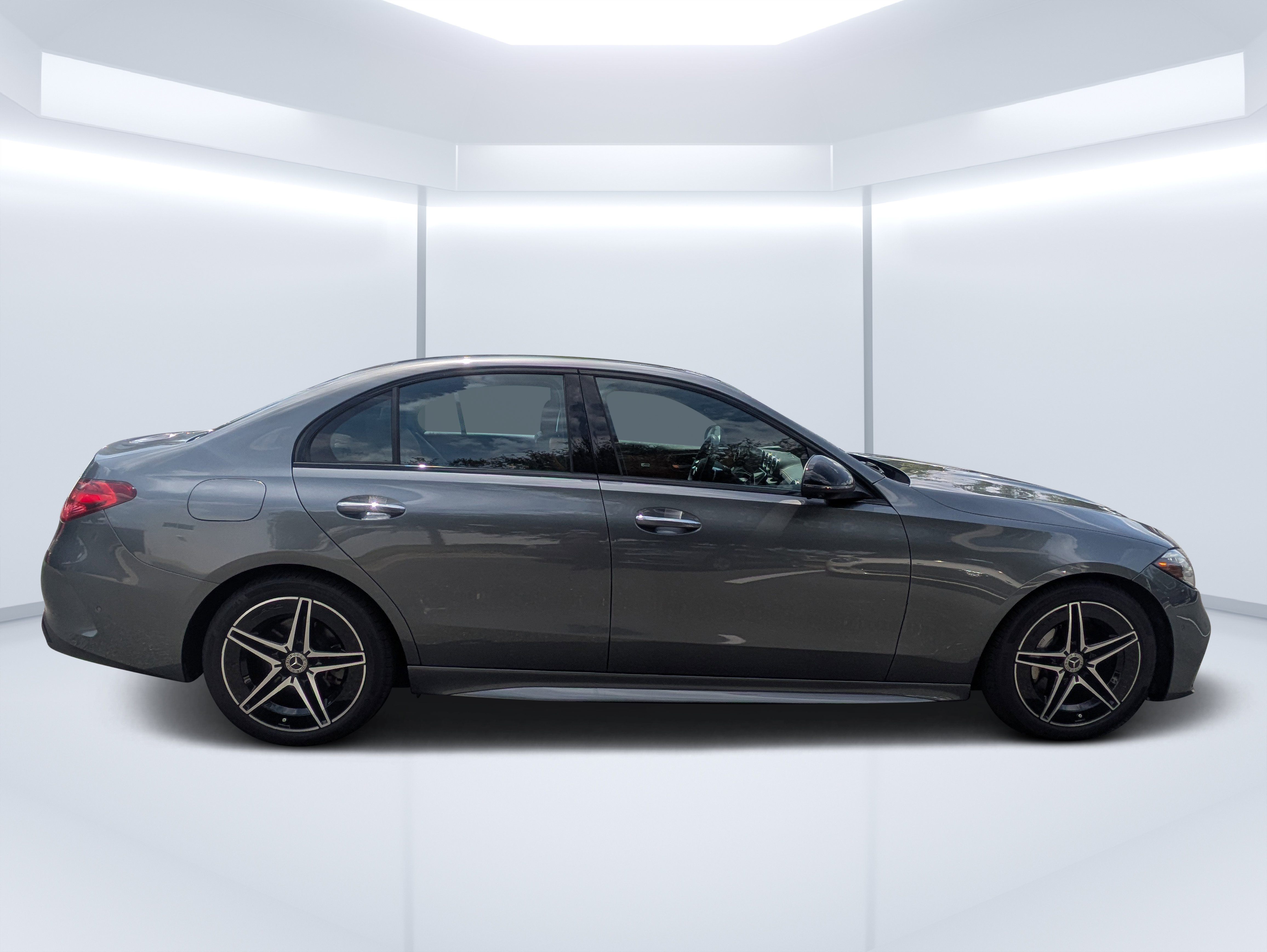 Used 2024 Mercedes-Benz C 300 4MATIC Sedan image 2