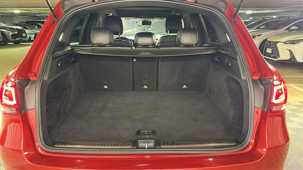 Used 2021 Mercedes-Benz GLC 300 4MATIC w/ AMG Line image 15