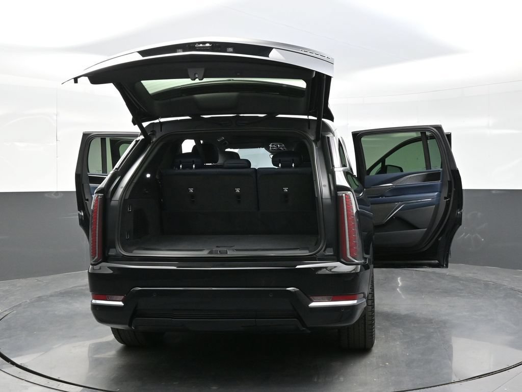 Certified 2026 Cadillac Escalade IQ Luxury 2 w/ LPO, Premium Carpet Package AWD/4WD image 43