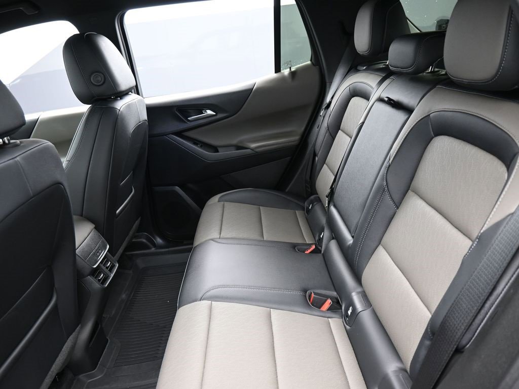 Used 2026 Chevrolet Equinox LT w/ Convenience Package II image 13