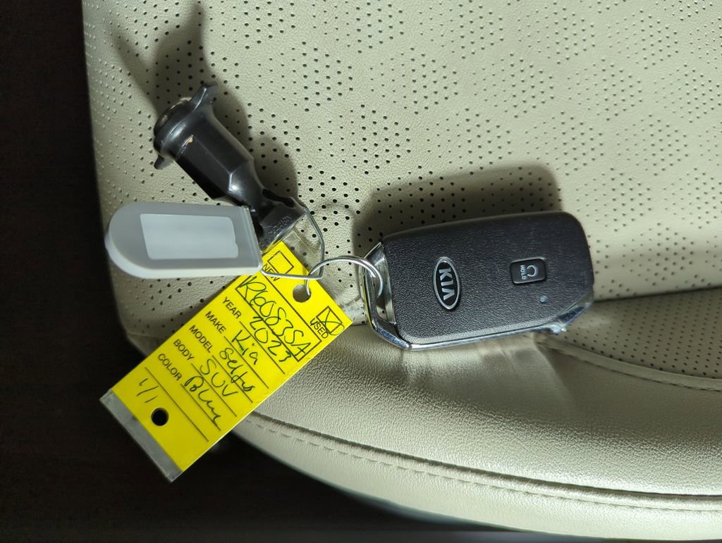 Used 2021 Kia Seltos SX image 23