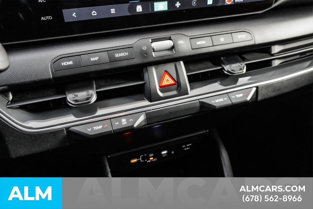 Used 2025 Kia K4 EX image 36