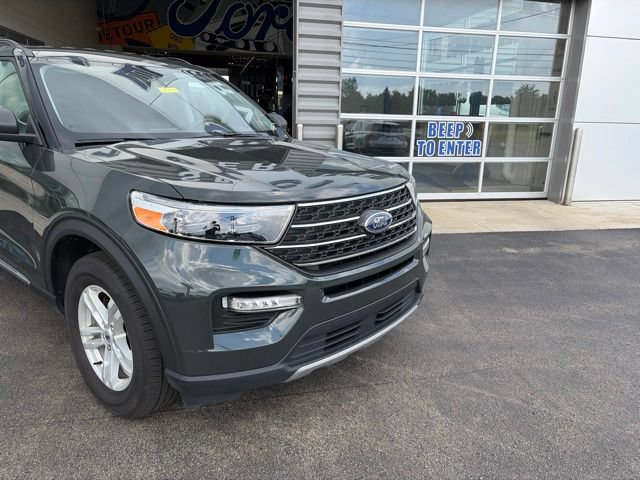 Used 2024 Ford Explorer XLT w/ Equipment Group 202A AWD/4WD image 5