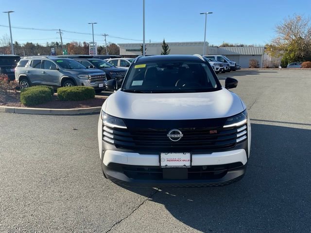 New 2026 Nissan Kicks SR image 2