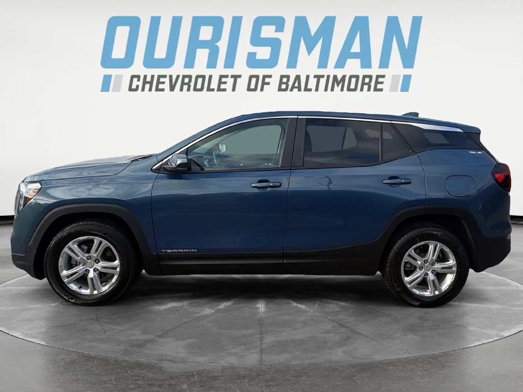 Used 2024 GMC Terrain SLE AWD/4WD image 3