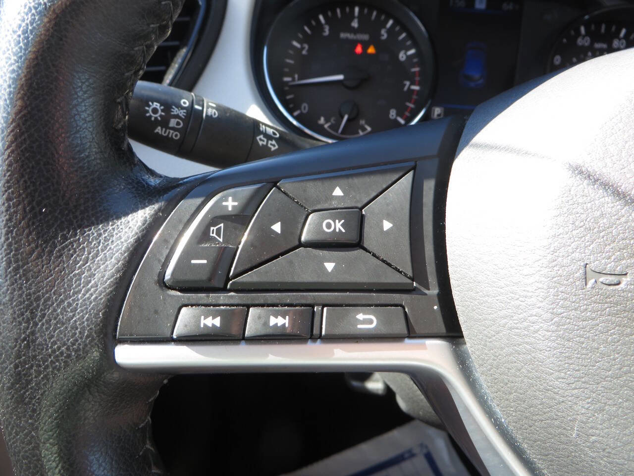 Used 2022 Nissan Rogue Sport SL w/ Premium Package image 14