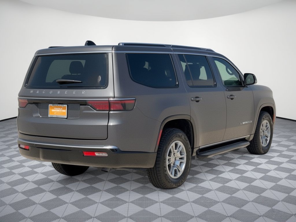 Used 2024 Jeep Wagoneer 2WD image 9