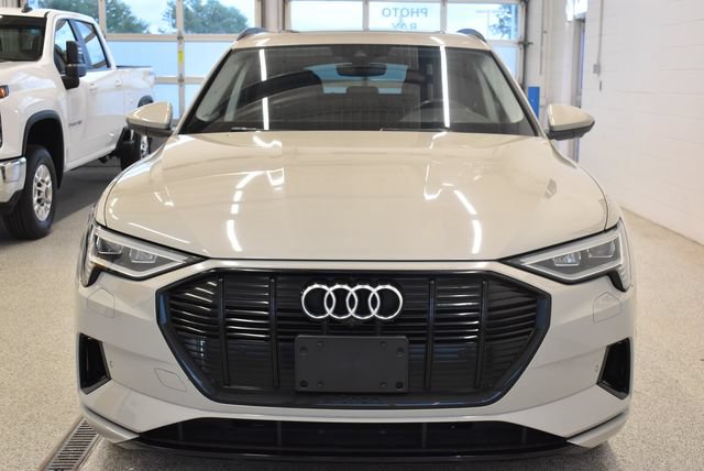 Used 2021 Audi e-tron Premium w/ Convenience Plus Package AWD/4WD image 3