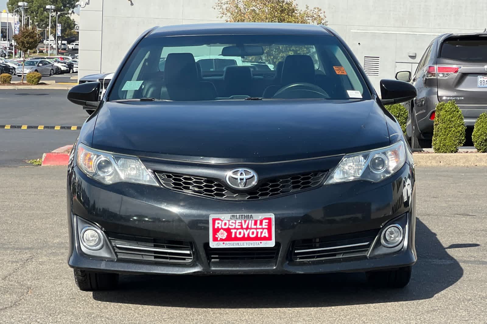 Used 2012 Toyota Camry SE FWD image 10