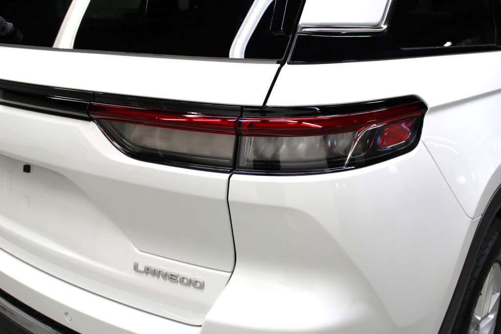 New 2025 Jeep Grand Cherokee Laredo X w/ Luxury Tech Group I image 39