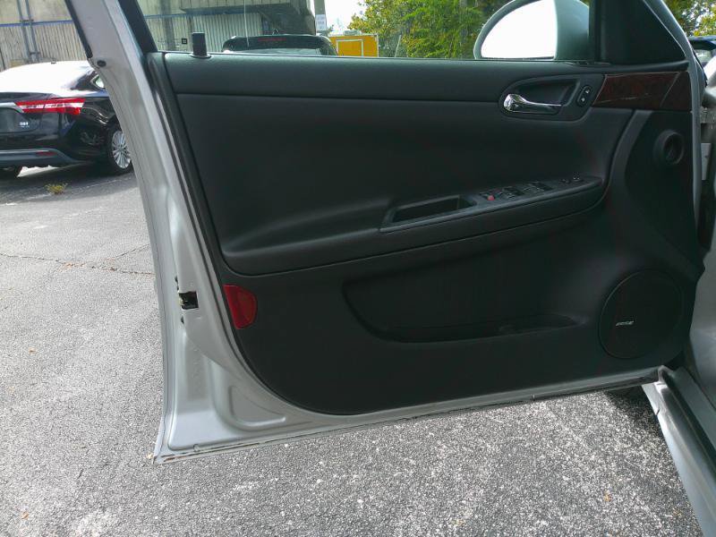 Used 2011 Chevrolet Impala LTZ FWD image 21