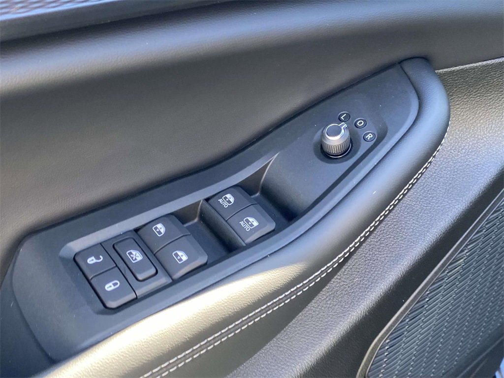 New 2025 Jeep Grand Cherokee L Laredo w/ Luxury Tech Group I image 45