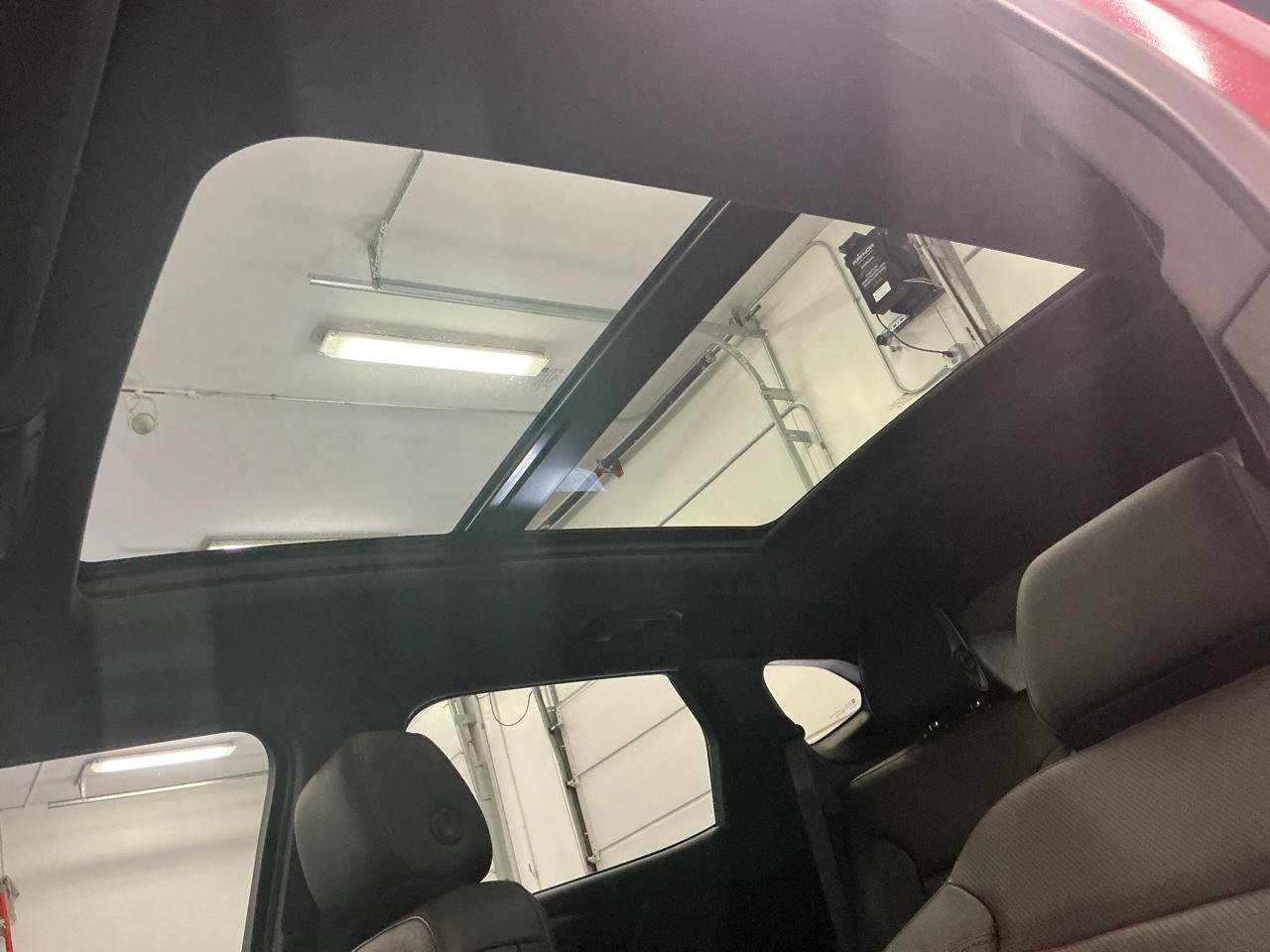 Used 2020 Chevrolet Blazer RS AWD/4WD image 2