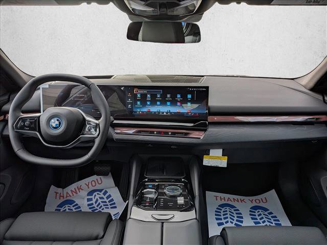 New 2026 BMW i5 eDrive40 w/ Premium Package AWD/4WD image 16