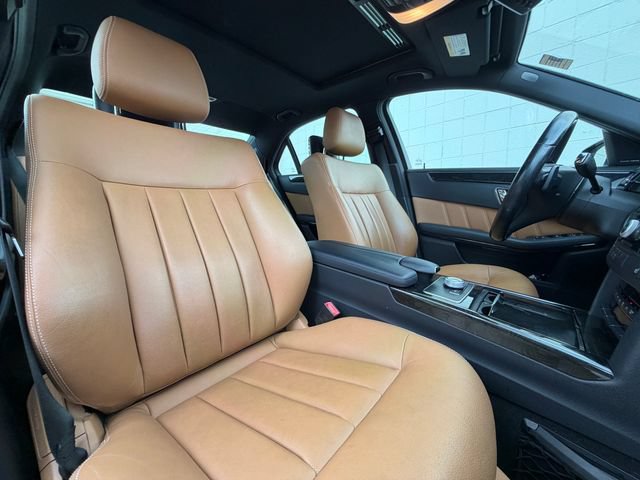 Used 2010 Mercedes-Benz E 350 4MATIC Sedan image 22