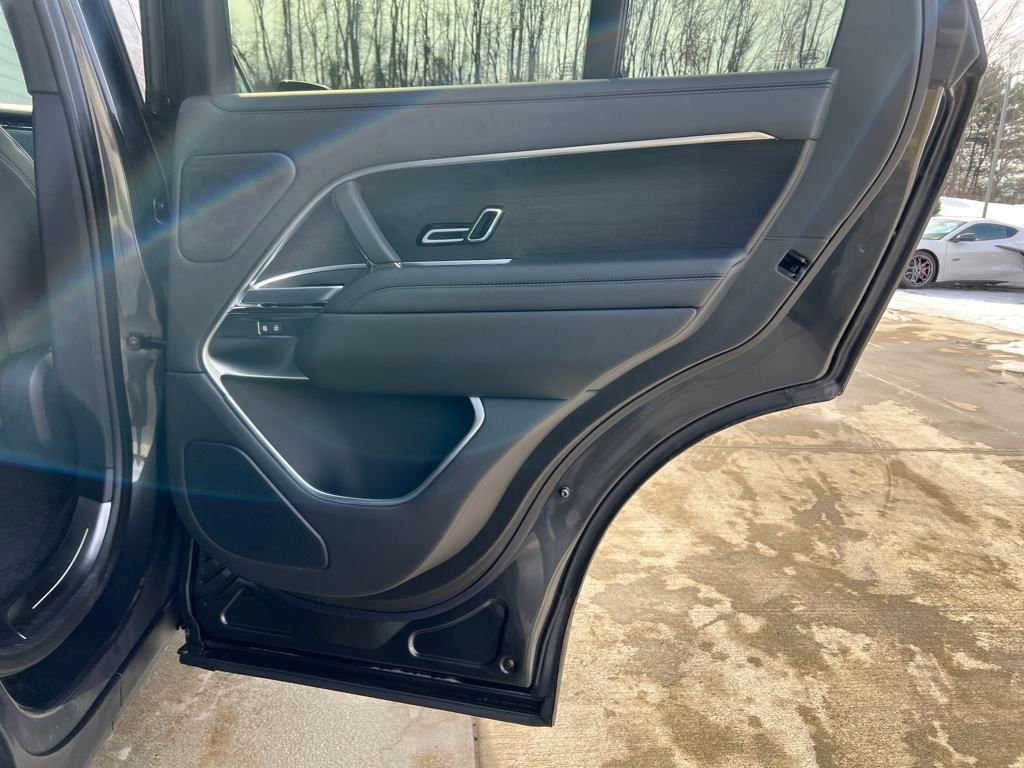 New 2025 Land Rover Range Rover SE image 15