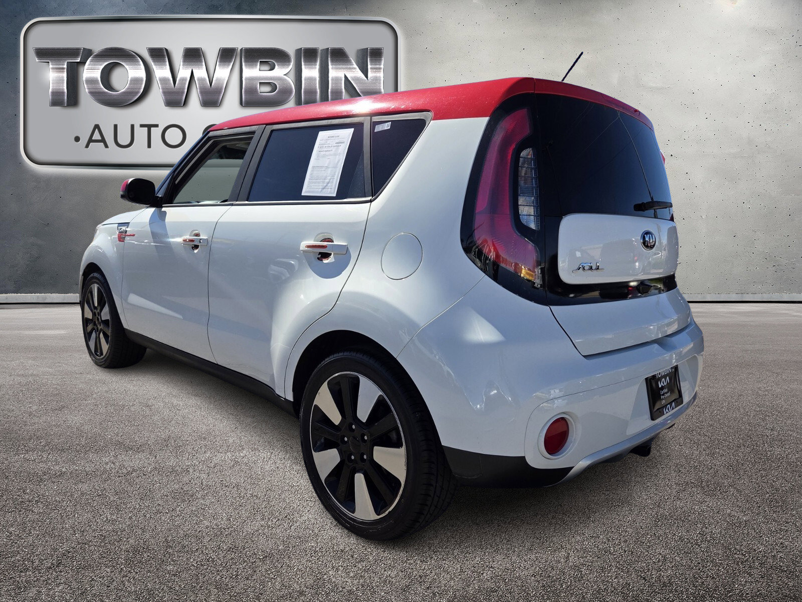 Used 2018 Kia Soul + image 3