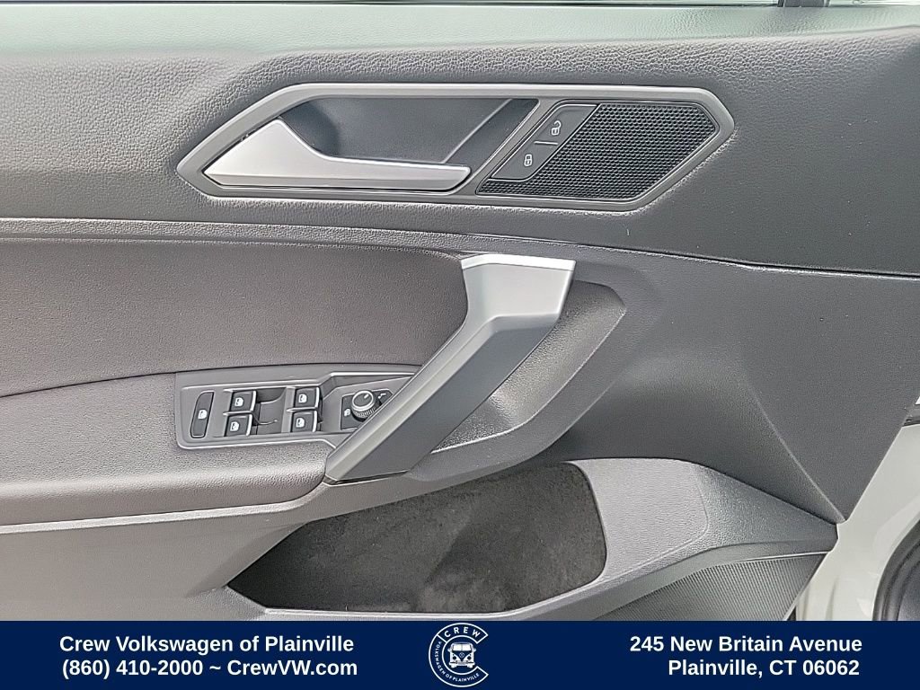 Used 2019 Volkswagen Tiguan SE image 40