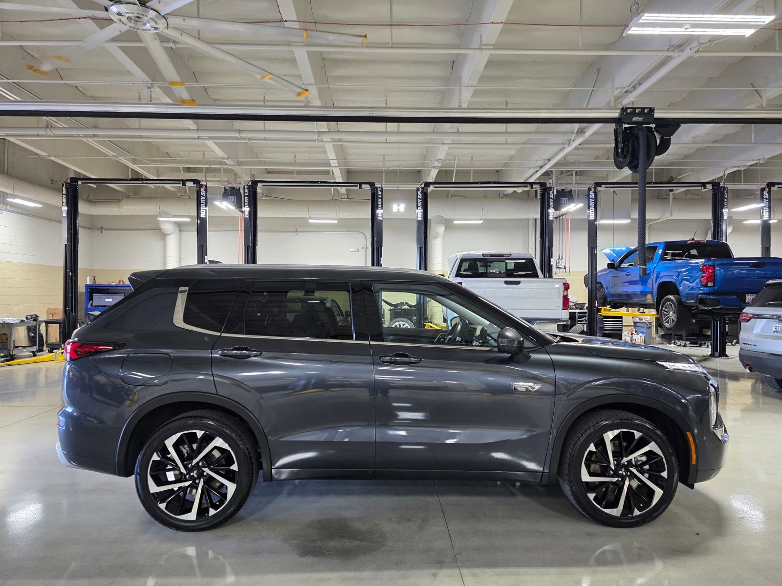 Used 2024 Mitsubishi Outlander SEL image 8