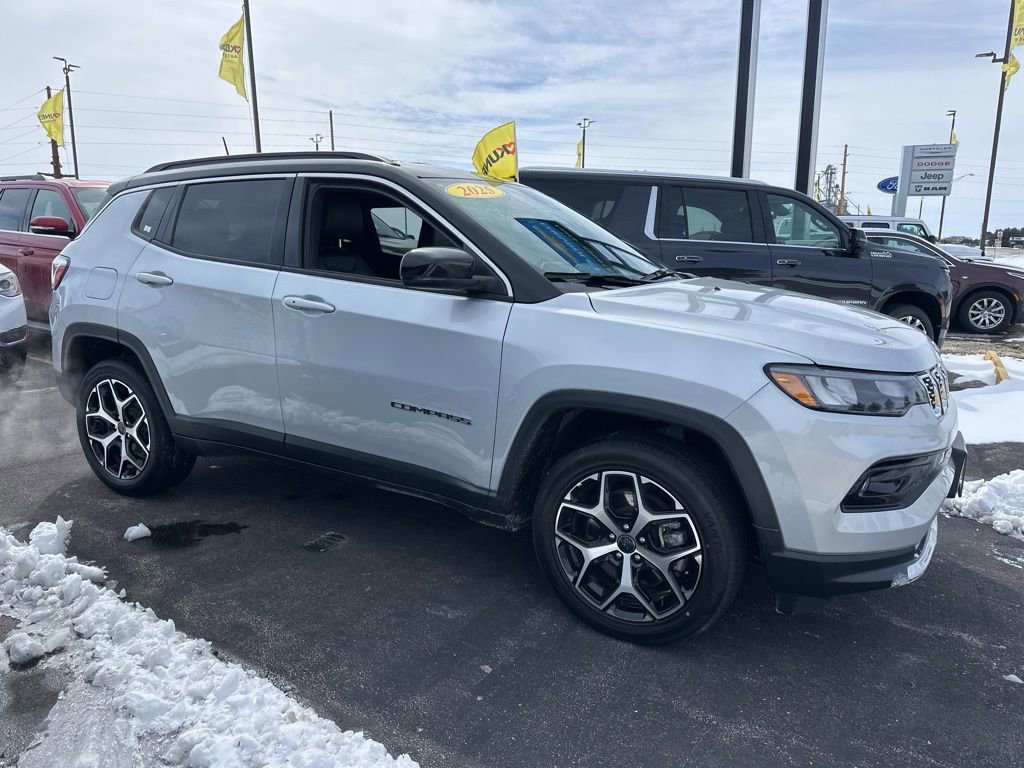 Used 2025 Jeep Compass Limited image 10