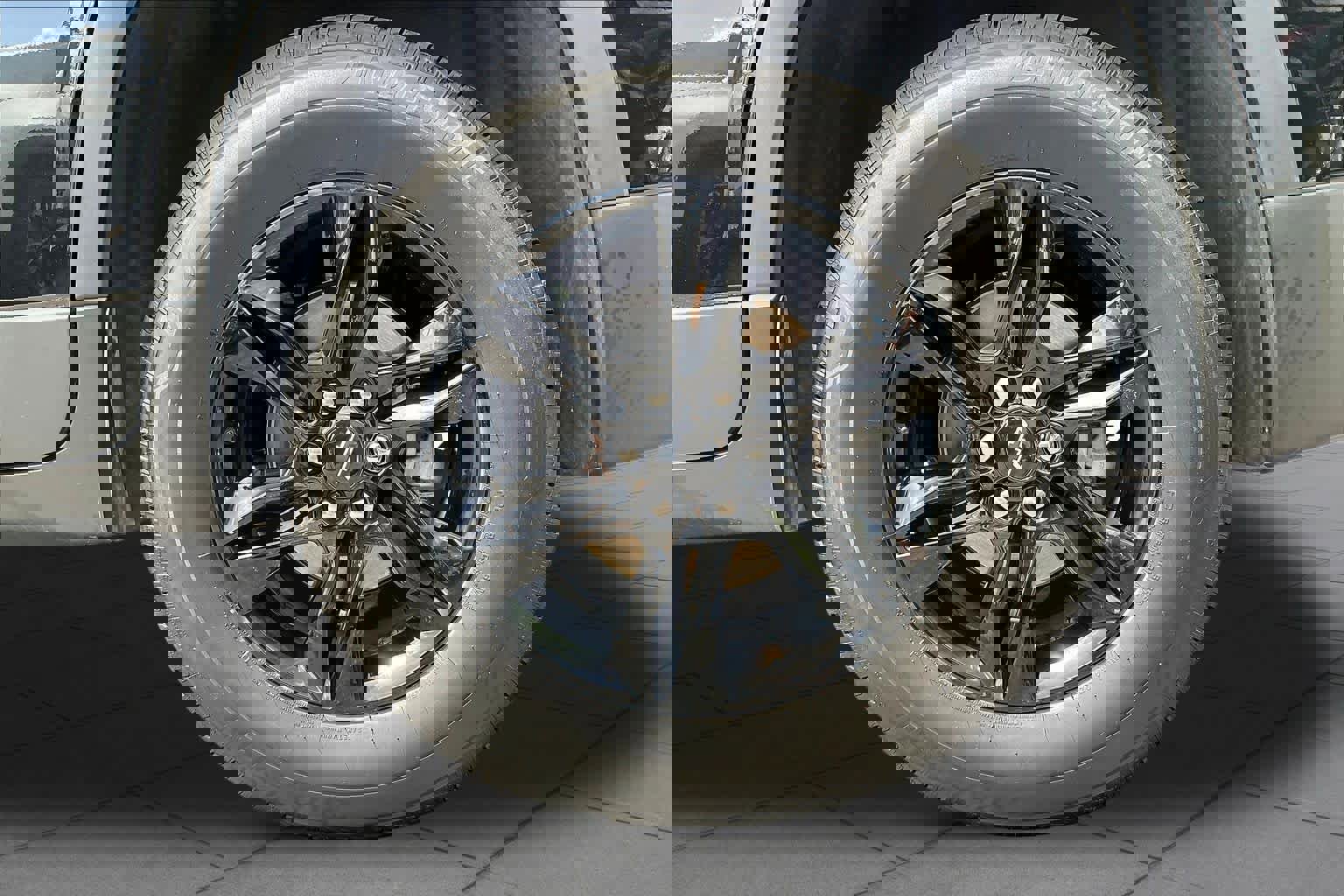 Certified 2023 Chevrolet Traverse LS w/ Midnight/Sport Edition image 10