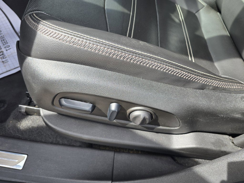 Used 2024 GMC Terrain Denali image 23