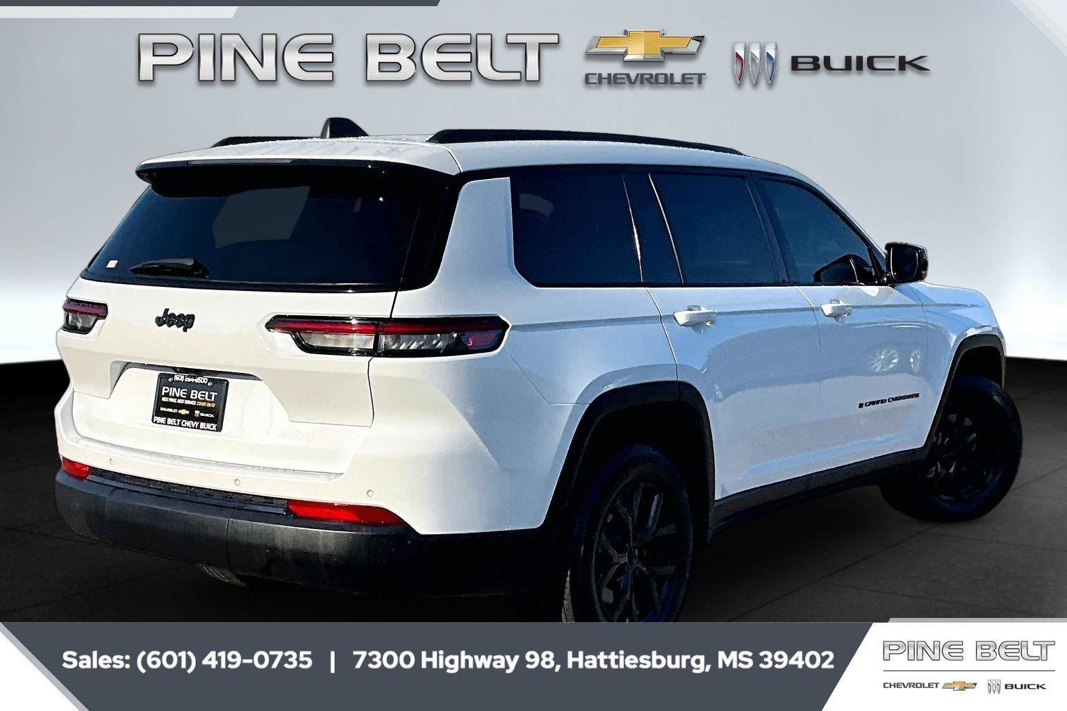 Used 2025 Jeep Grand Cherokee L Altitude RWD image 11