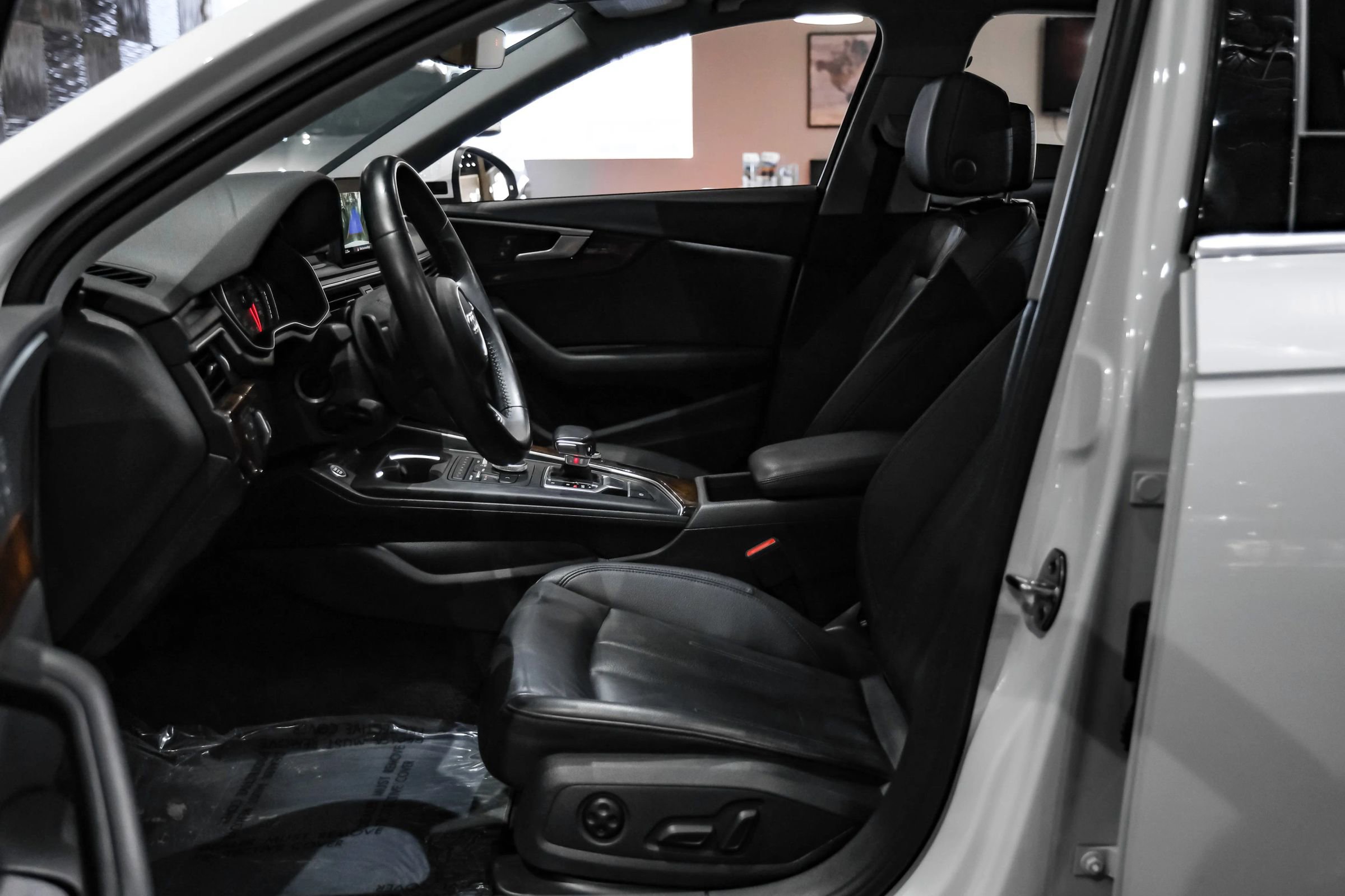 Used 2019 Audi A4 2.0T Premium w/ Convenience Package AWD/4WD image 4