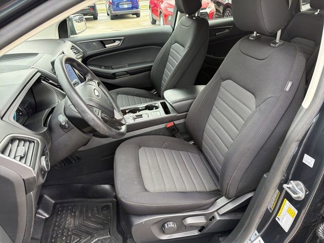 Used 2024 Ford Edge SE w/ Black Appearance Package image 13
