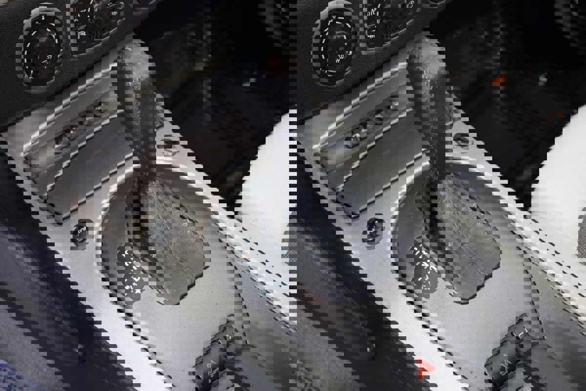 Used 2004 BMW Z4 2.5i image 6