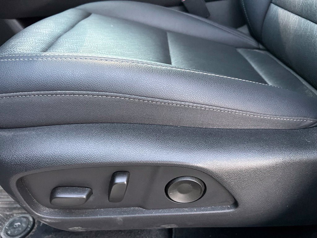 Used 2026 Chevrolet Equinox LT w/ Convenience Package II FWD image 15