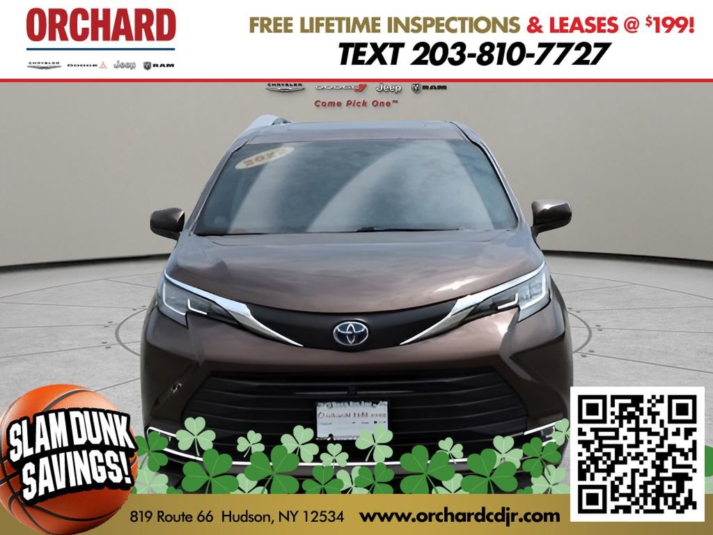 Used 2022 Toyota Sienna XLE image 8