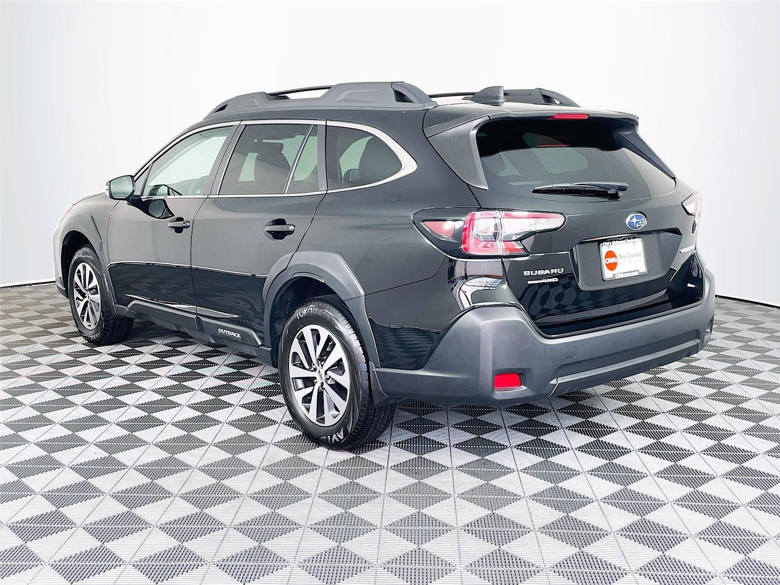 Used 2025 Subaru Outback Premium image 7