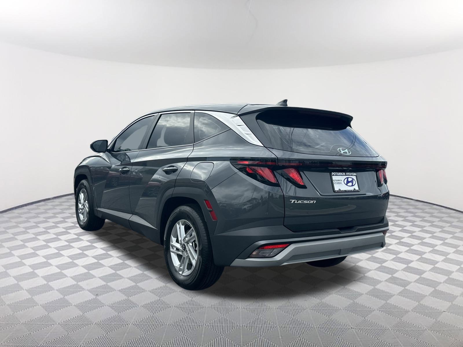 Used 2025 Hyundai Tucson SE image 9