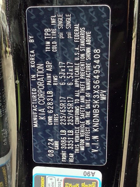 Used 2025 Kia Carnival FWD image 48