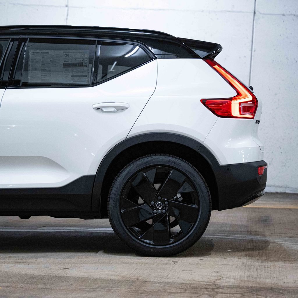 New 2026 Volvo XC40 B5 Ultra w/ Protection Package Premier AWD/4WD image 4