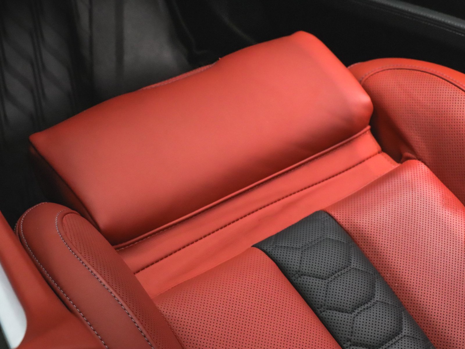 Used 2024 BMW X6 M Competition w/ Executive Package image 25