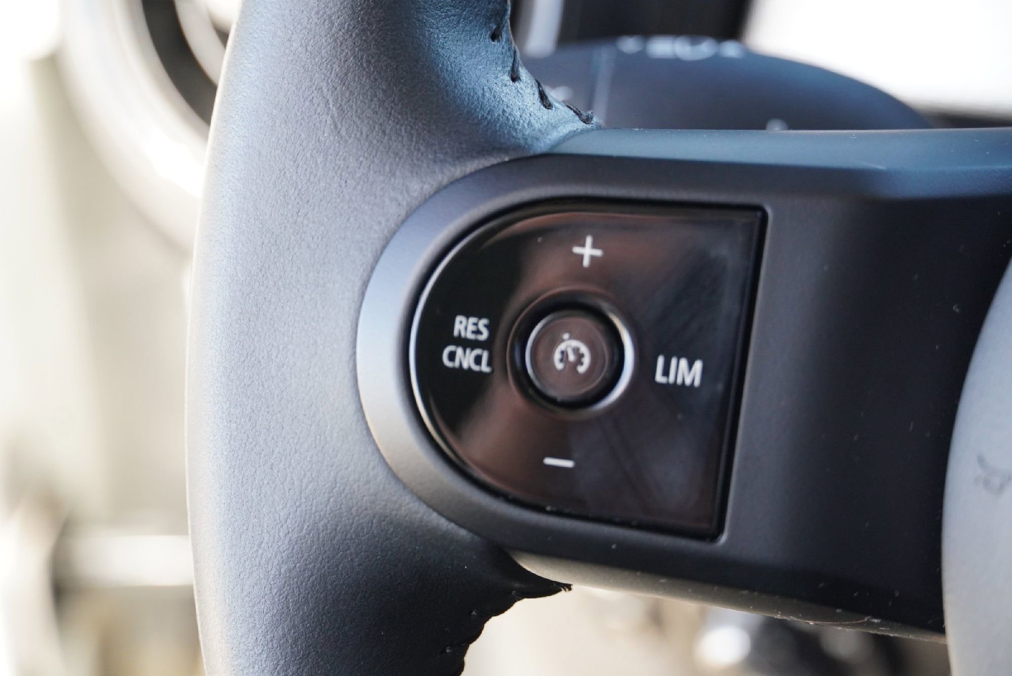 Used 2023 MINI Cooper 2-Door Hardtop image 20