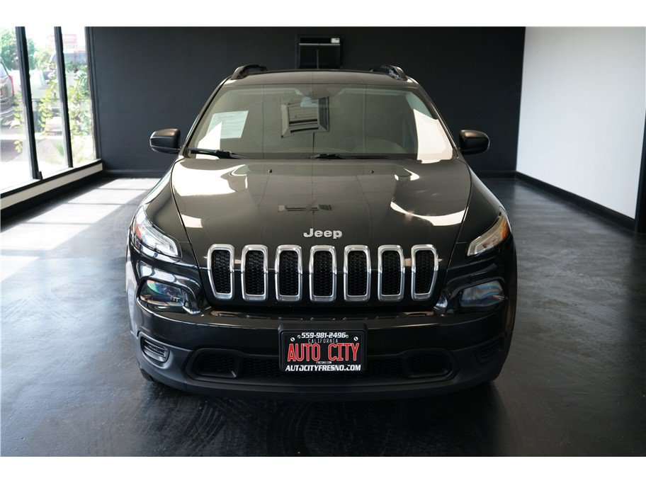 Used 2016 Jeep Cherokee Sport AWD/4WD image 2