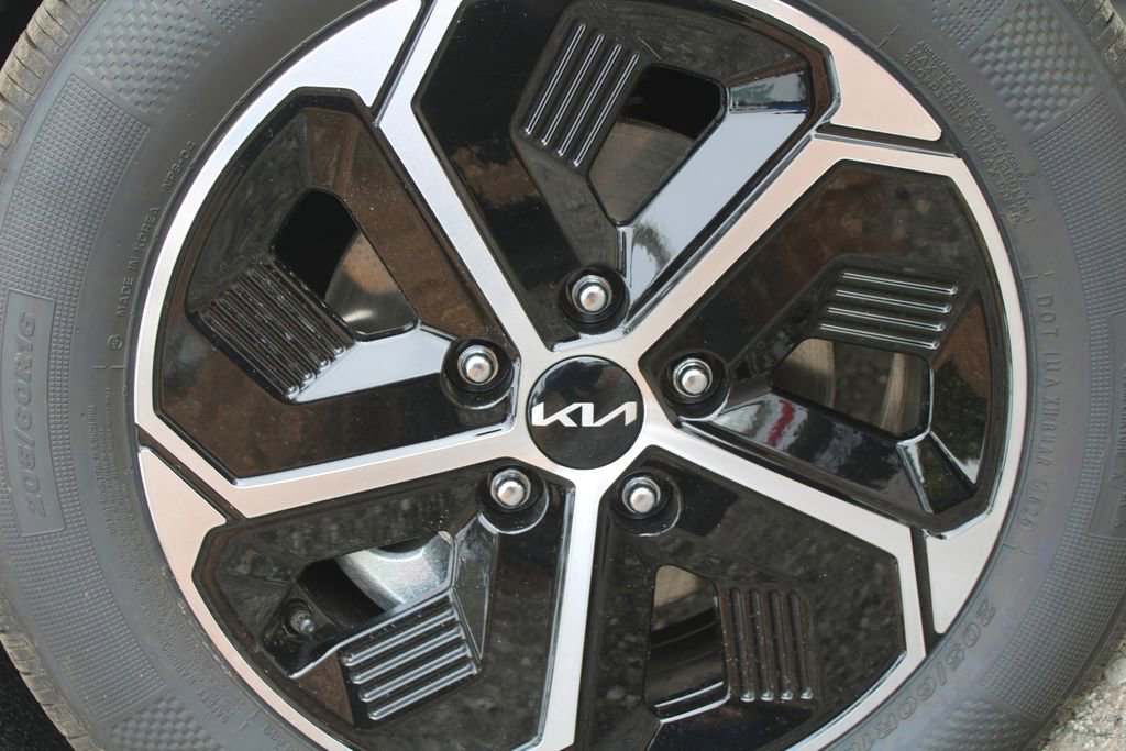 New 2026 Kia Niro EX FWD image 17